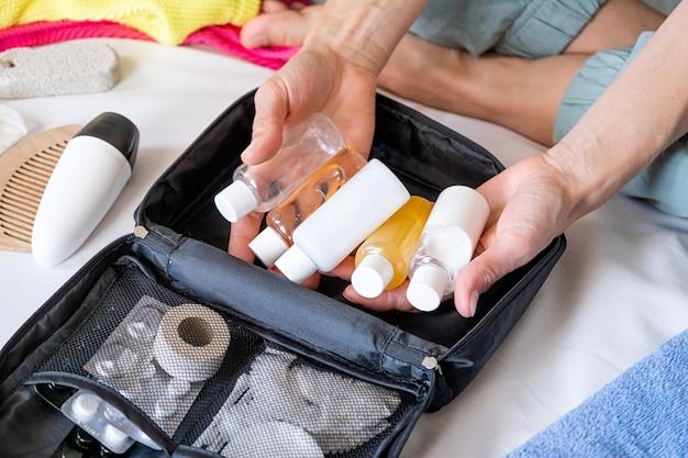 Tủ Thuốc Du Lịch Hè Cho Gia Đình: Danh Sách OTC Thiết Yếu Theo Nhóm